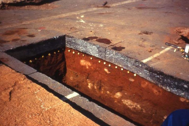 CEM081Lateral Erosion between Asphalt Base and cementitious subbase